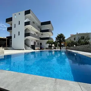 Ruci Apartahotel